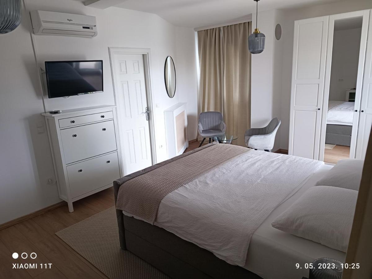 Marko Rooms Krk Town Exteriör bild