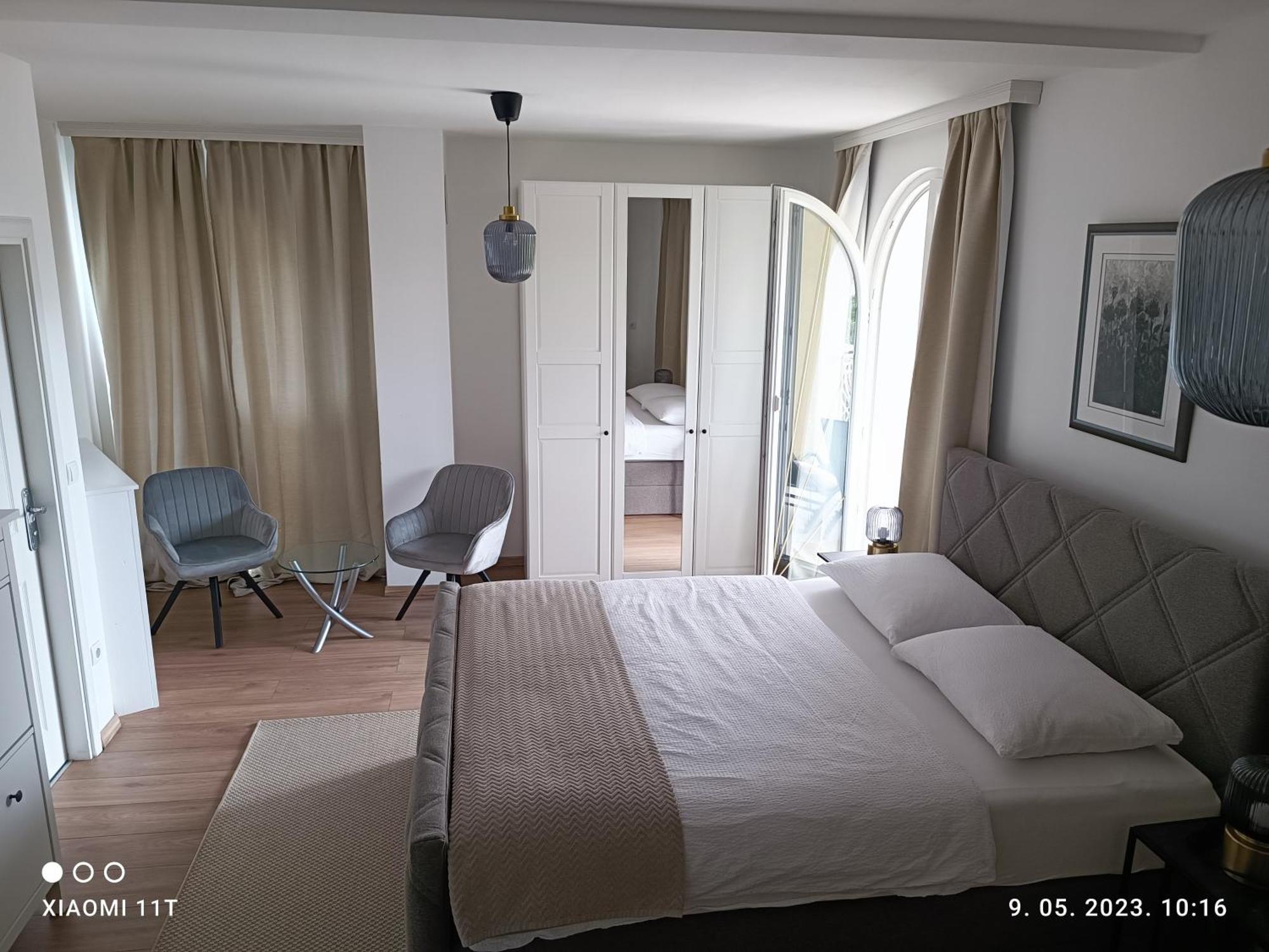 Marko Rooms Krk Town Rum bild