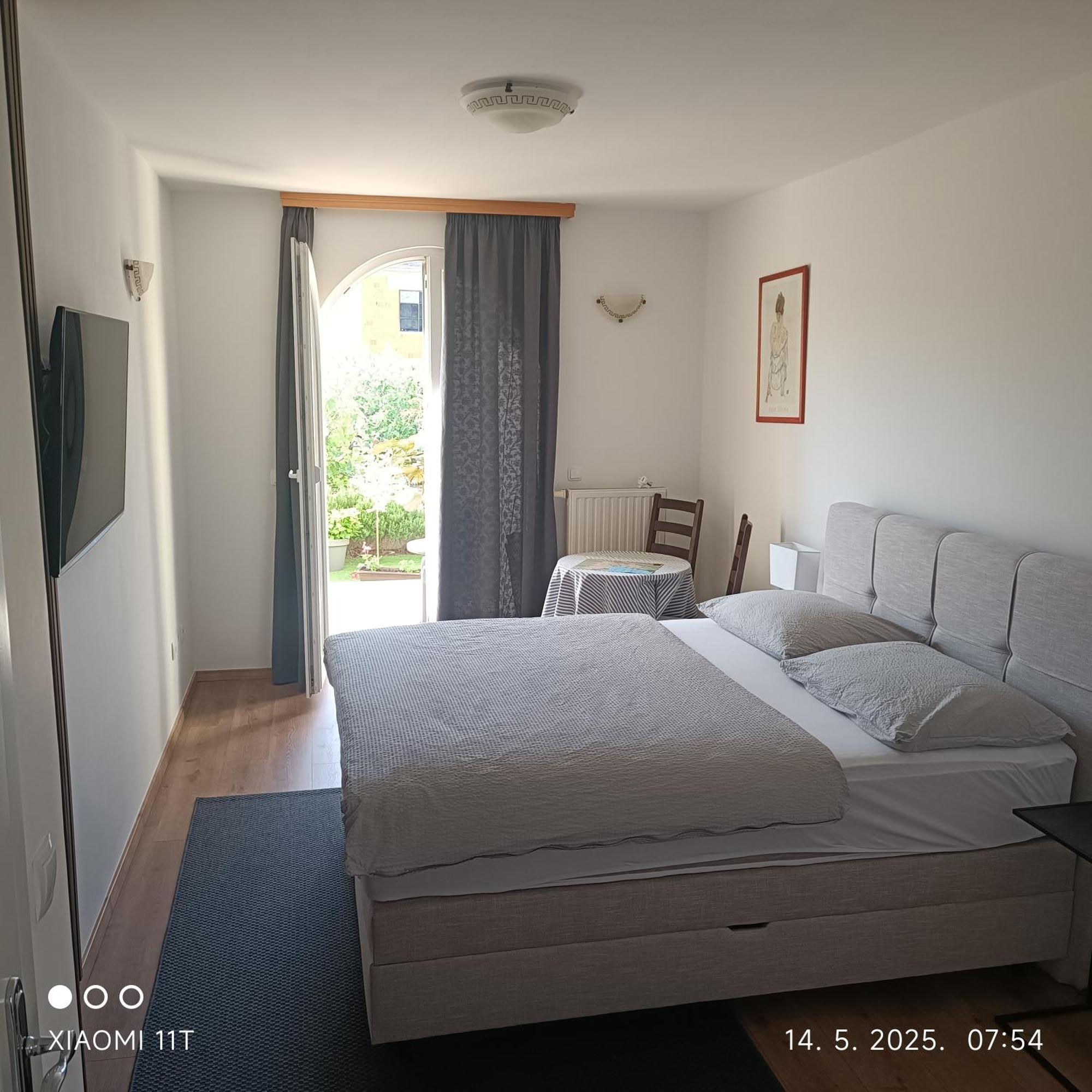 Marko Rooms Krk Town Exteriör bild